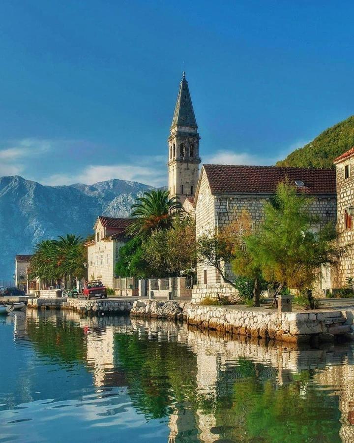Lady Of The Rocks Apartments Perast Exterior photo