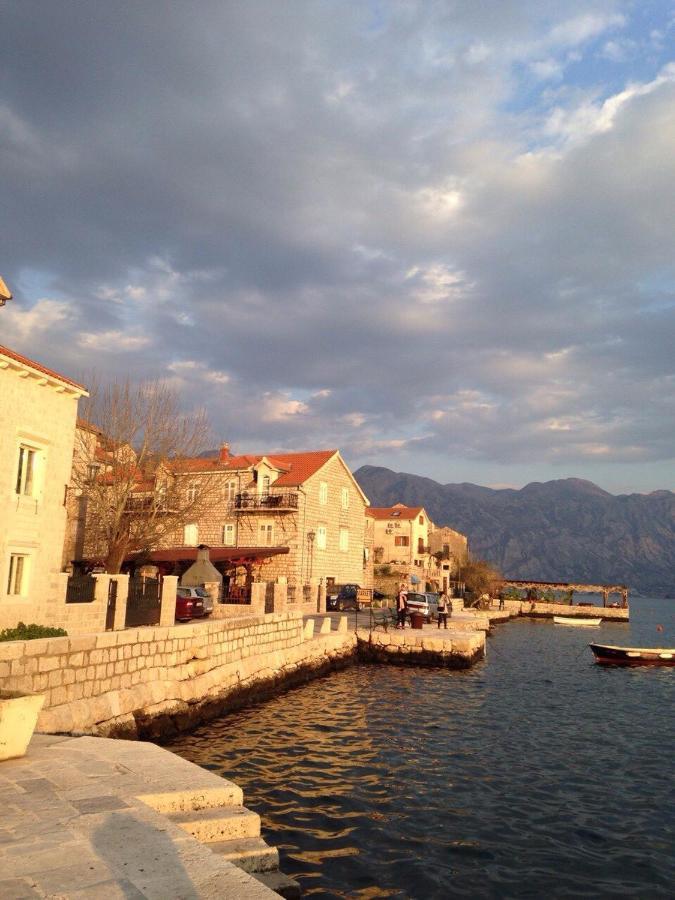 Lady Of The Rocks Apartments Perast Exterior photo