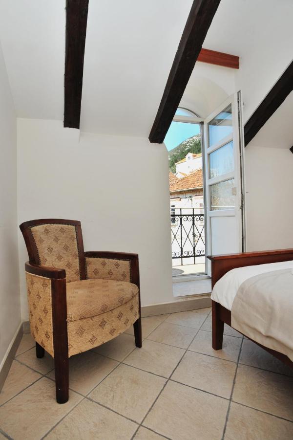 Lady Of The Rocks Apartments Perast Exterior photo